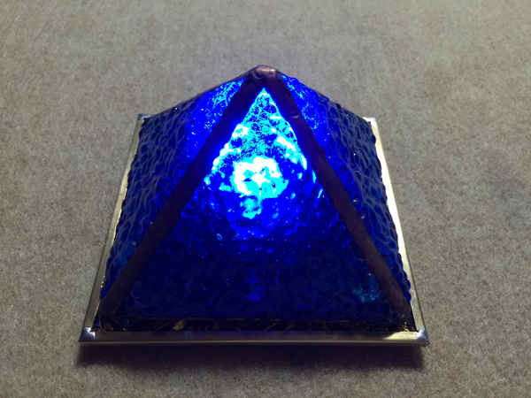 ブルーのピラミッド ステンドグラス オーダーメイド 新築 | ステンド