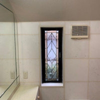 バスルームのステンドグラス　修復のサムネイル